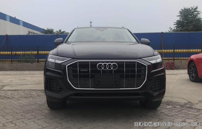 2019款奥迪q8加规版 led大灯/环影/全景天窗现车69.8万