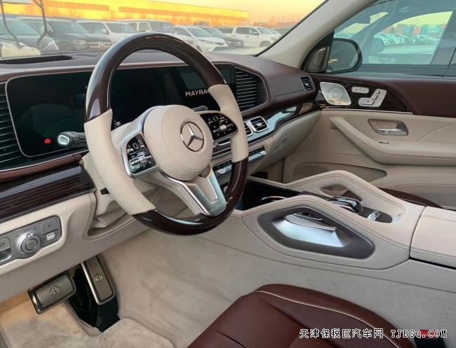 奔驰迈巴赫GLS600  最豪华SUV 港口热卖 355万 提车