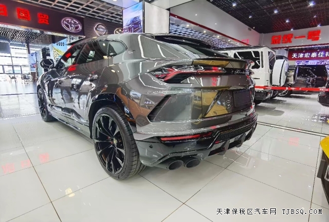 兰博基尼 URUS 全球首辆SUV  天津港口现车 365万提车 