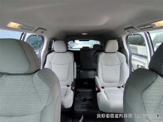 23款丰田塞纳2.5混动四驱豪华和科技感兼具