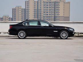 新款宝马740现金直降 2驱/4驱现车全城7系特惠价