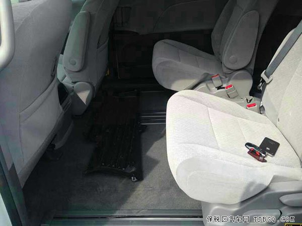 2015款丰田塞纳3.5L两驱版LE型 电动门/倒影现车41.5万