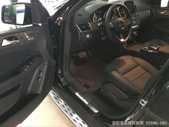 2017款奔驰GLS450加规版 3.0T现车热卖优惠季