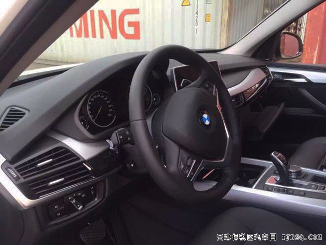 2017款宝马X5墨西哥版 液晶仪表/全景/19轮现车74.5万