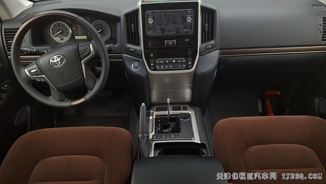 2016款进口丰田酷路泽4600 陆巡4.6L V8享折扣