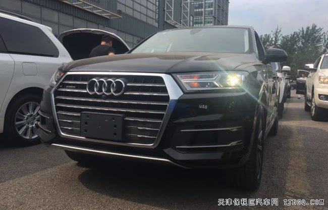 平行进口车奥迪Q7加规版 全景/7座/20轮/S-LINE现车72万