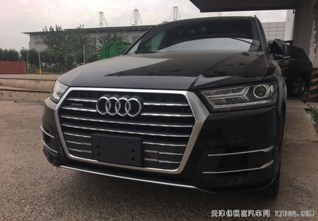 2017款奥迪Q7加规版七座SUV 20轮/全景现车68万震撼让利