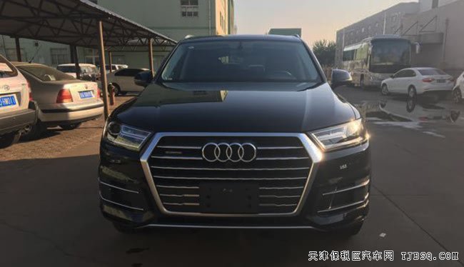 2018款奥迪Q7加规版 7座/全景天窗/S-line包现车71.8万