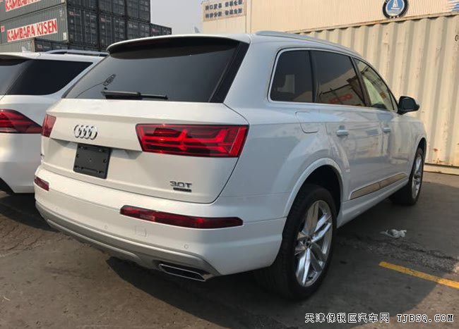 2017款奥迪Q7欧规版2.0T 全景天窗/18轮/五座现车57万购