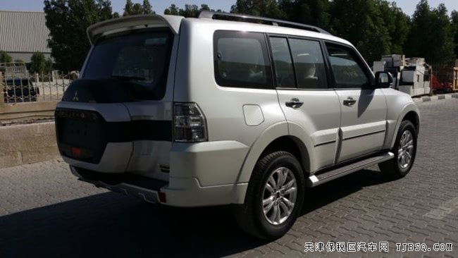 2018款三菱帕杰罗V97中东版 18轮/天窗/双差现车35.5万