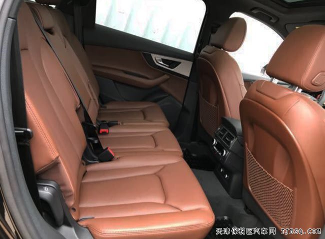 2018奥迪Q7加规版七座SUV 全景/20轮/四区空调现车70万