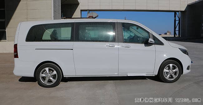 平行进口车18款奔驰V250中东版 七座/电动门现车53.7万