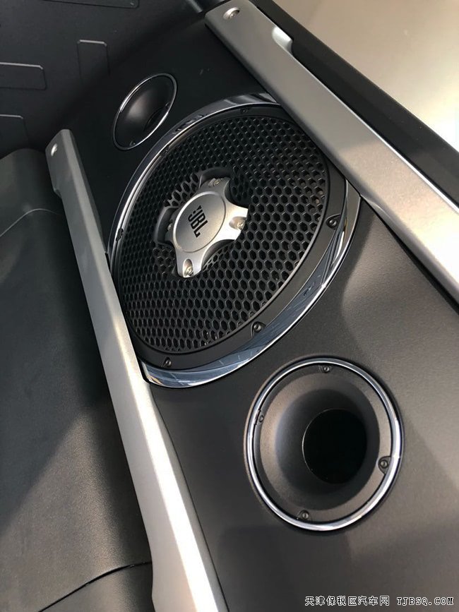 2019款丰田FJ酷路泽中东版 双油箱/JBL/8气囊现车52.3万