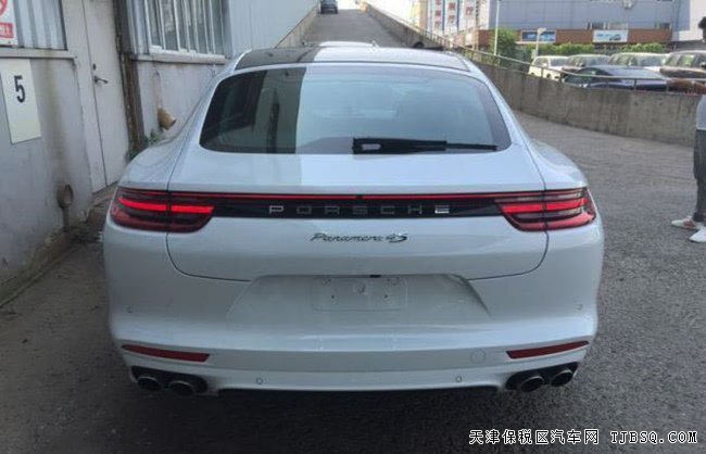 2018款保时捷Panamera4S加规版 20轮/大豪华包现车132万