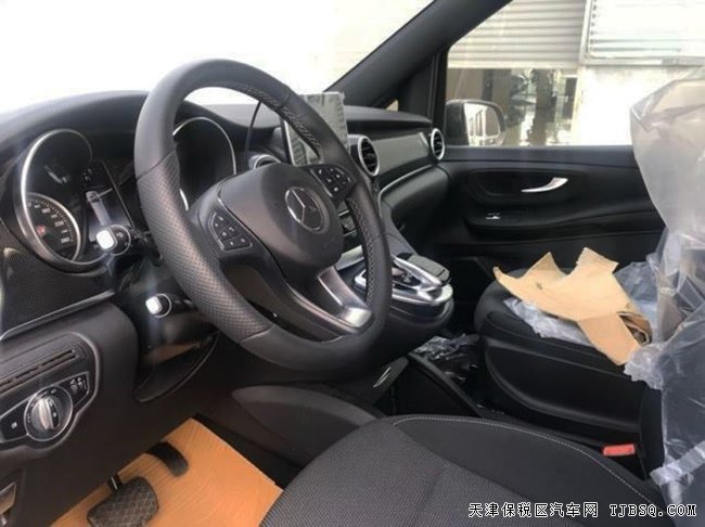 2019款奔驰V250中东版 17轮/双电动门/金属漆现车42万