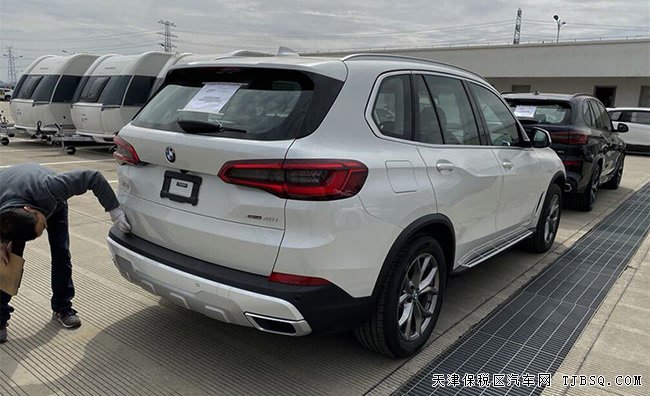 2020款宝马X5墨西哥版 19轮/金属漆/全景天窗现车65.5万